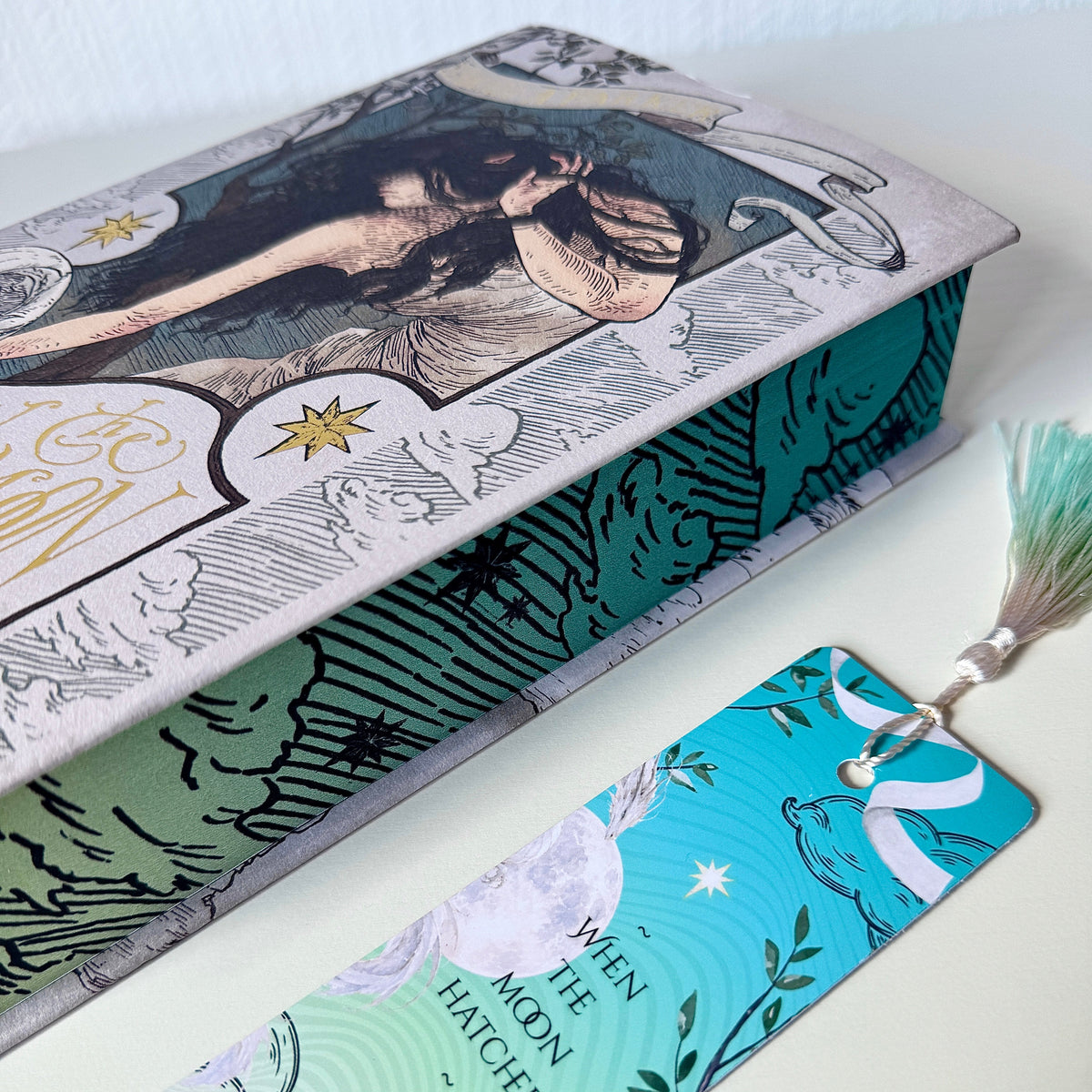 Deluxe - When the Moon Hatched - FREE Matching Bookmark